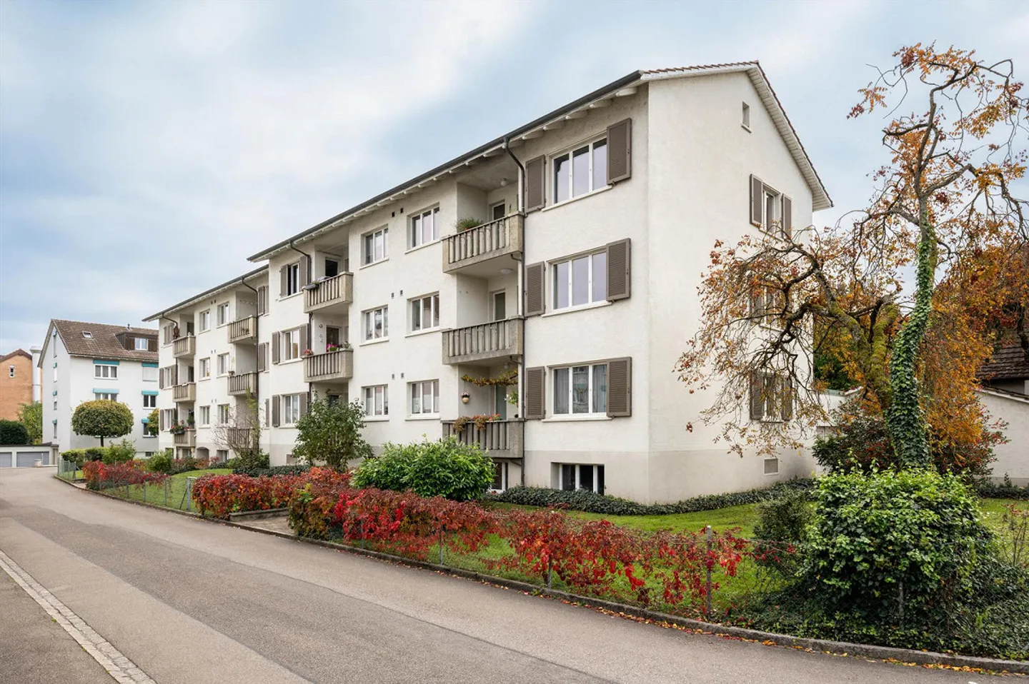 Bright Apartment - Central & Quiet Location in Muttenz near Tram Station! - Photo 1 of 13