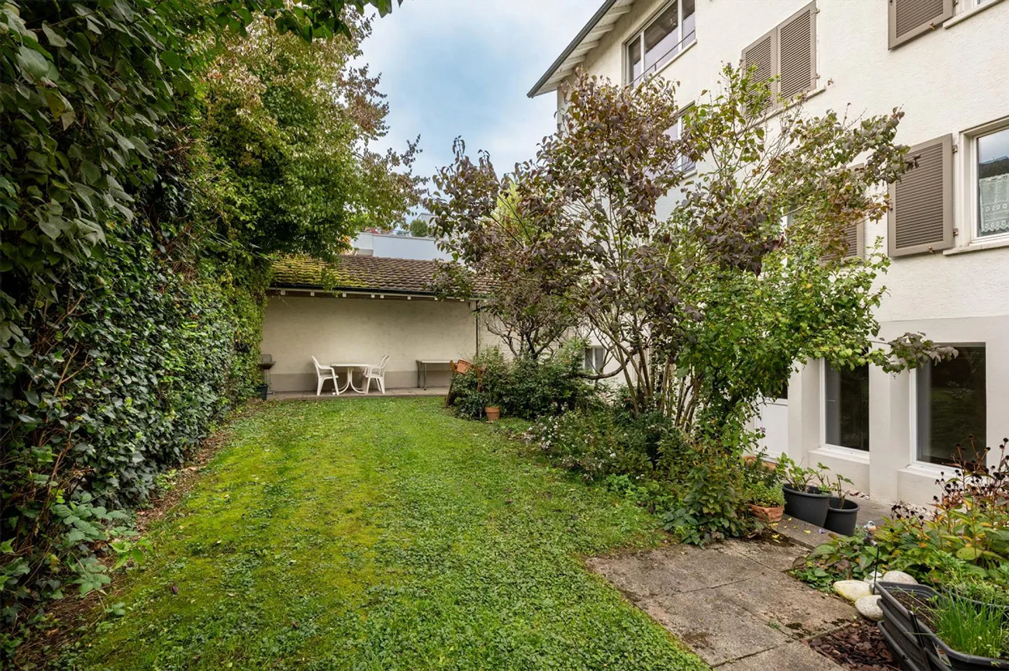 Bright Apartment - Central & Quiet Location in Muttenz near Tram Station! - Photo 3 of 13