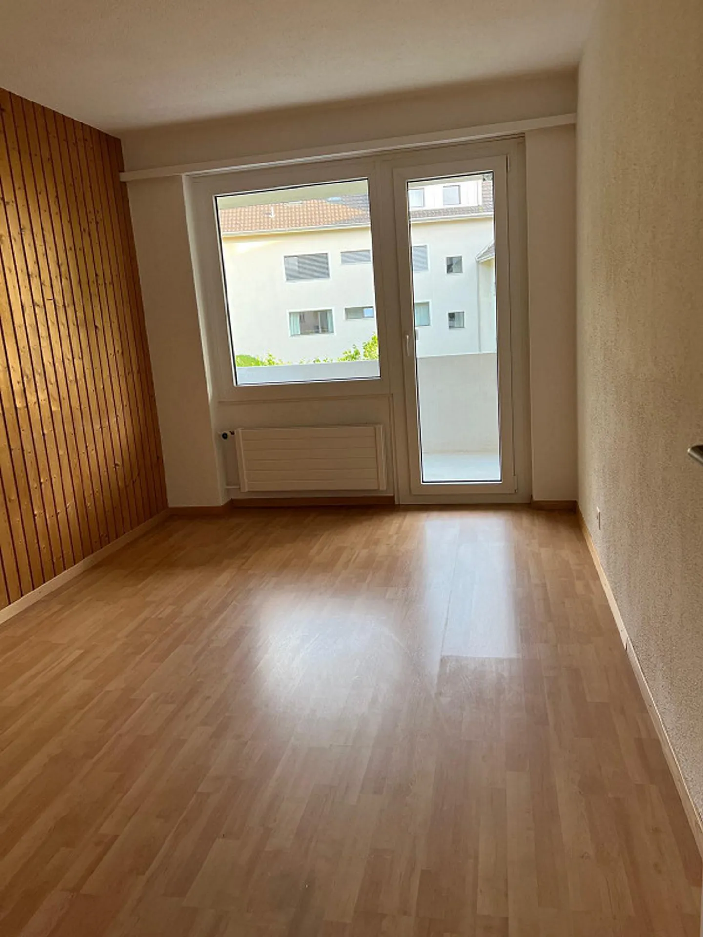 Renovierte, ruhige und helle 3 Zimmer Wohnung mit Sicht ins Grüne - Photo 2 sur 7