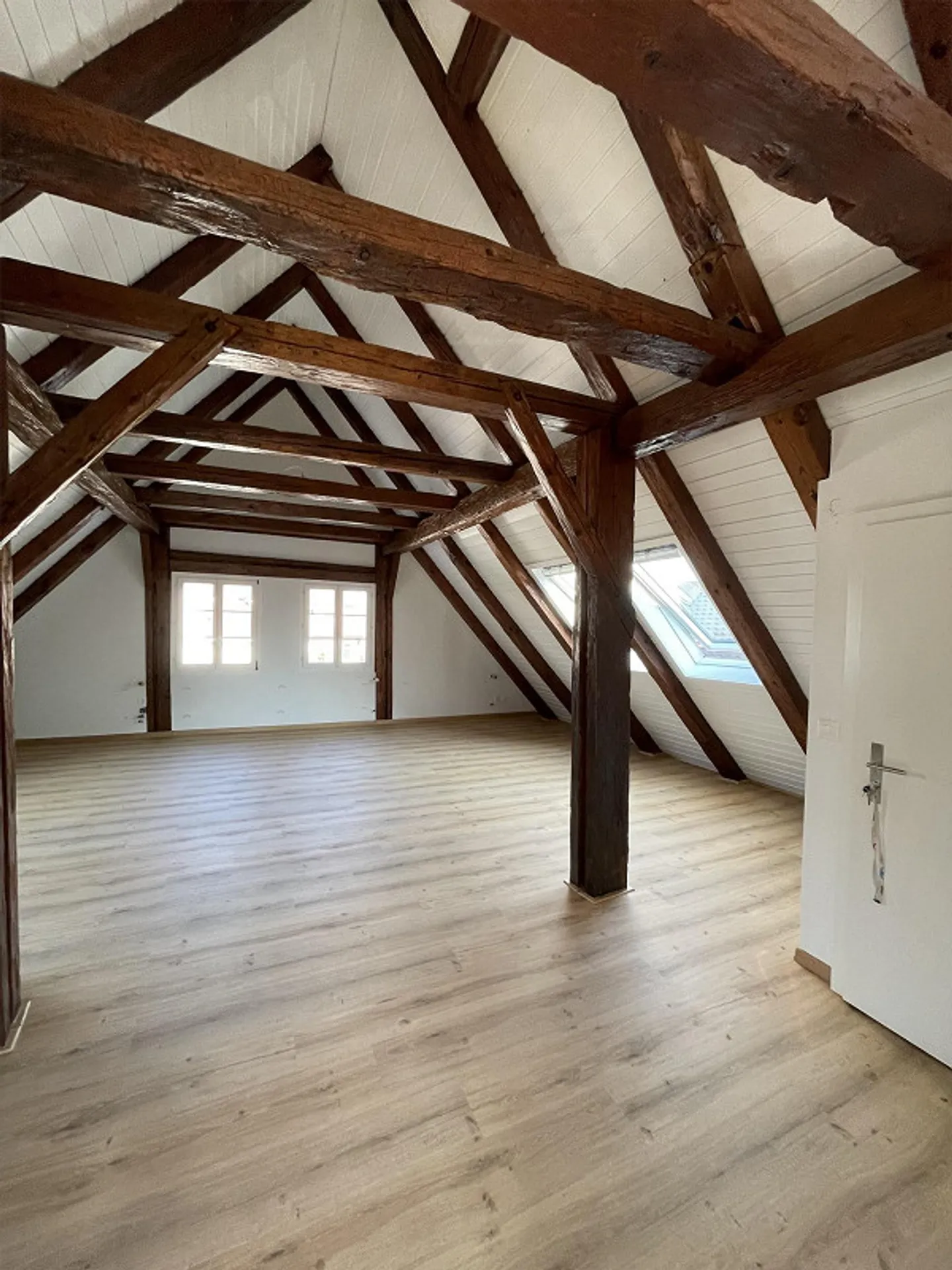 Penthouse attrayant de 2,5 pièces - Photo 2 sur 13