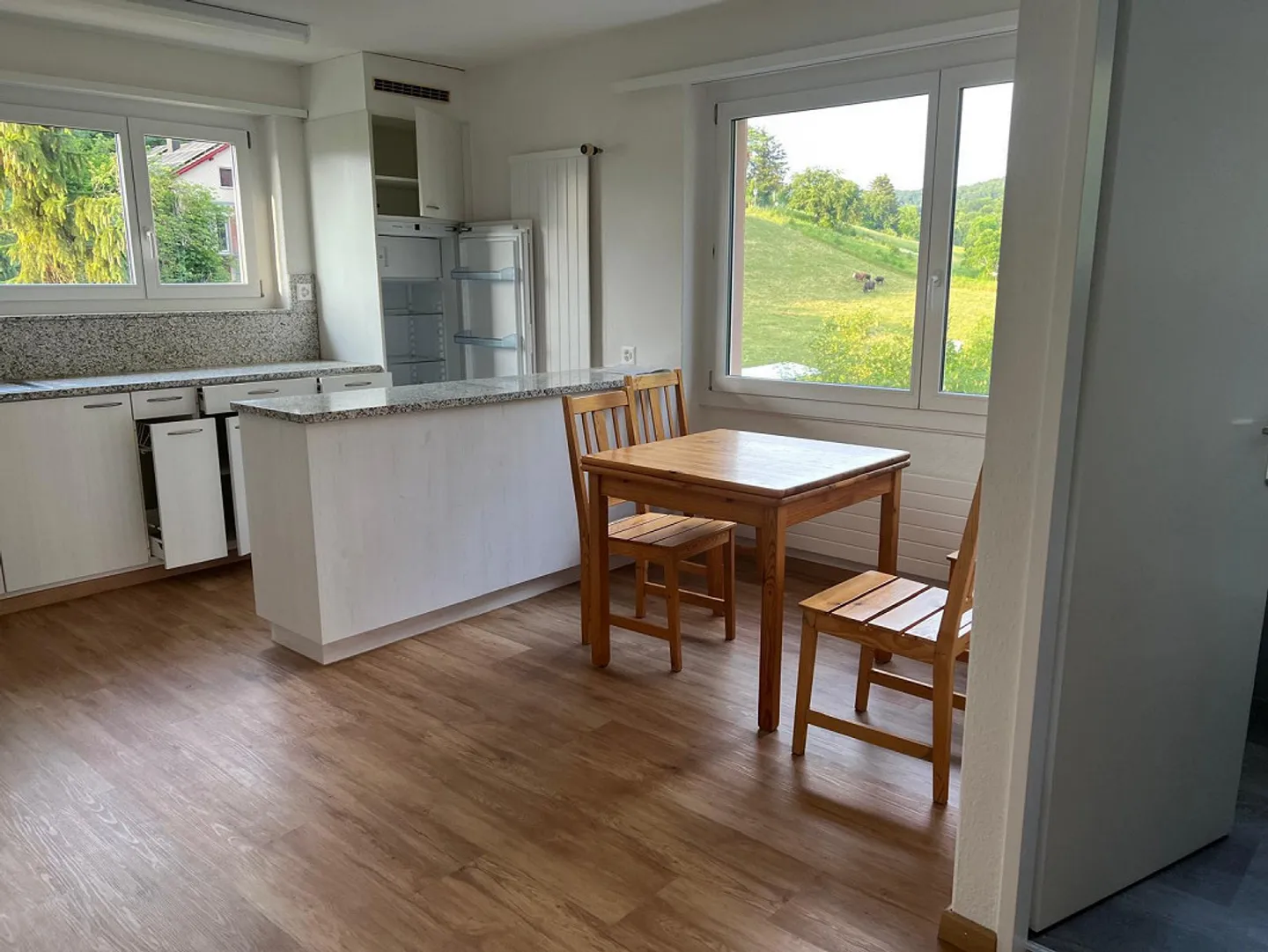 Renovierte, ruhige und helle 3 Zimmer Wohnung mit Sicht ins Grüne - Photo 5 sur 7