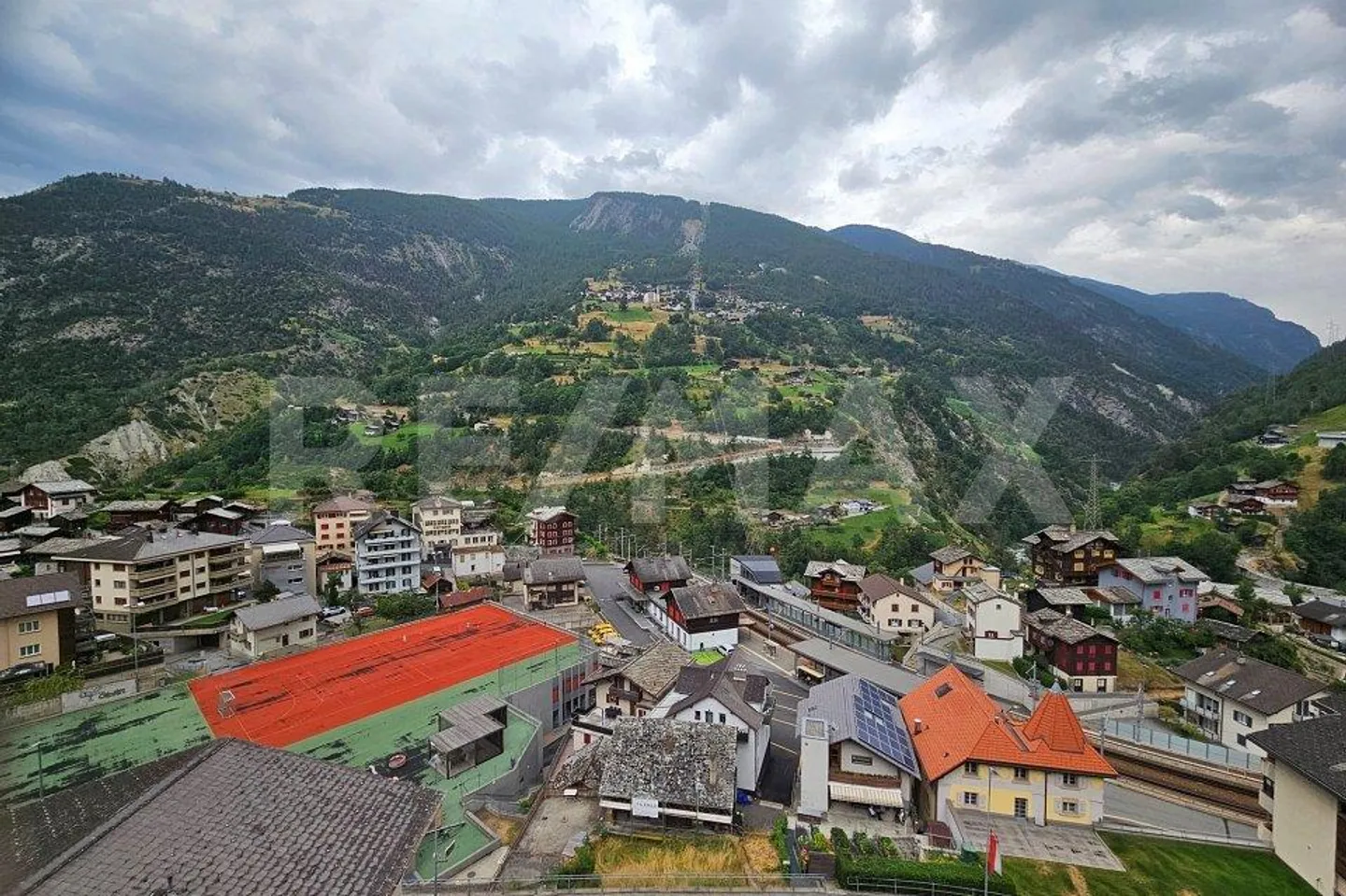 Appartement confortable de 4,5 pièces avec une vue magnifique - Photo 5 sur 11