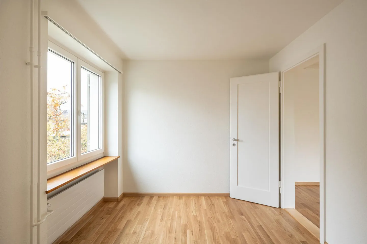 Bright Apartment - Central & Quiet Location in Muttenz near Tram Station! - Photo 11 of 13