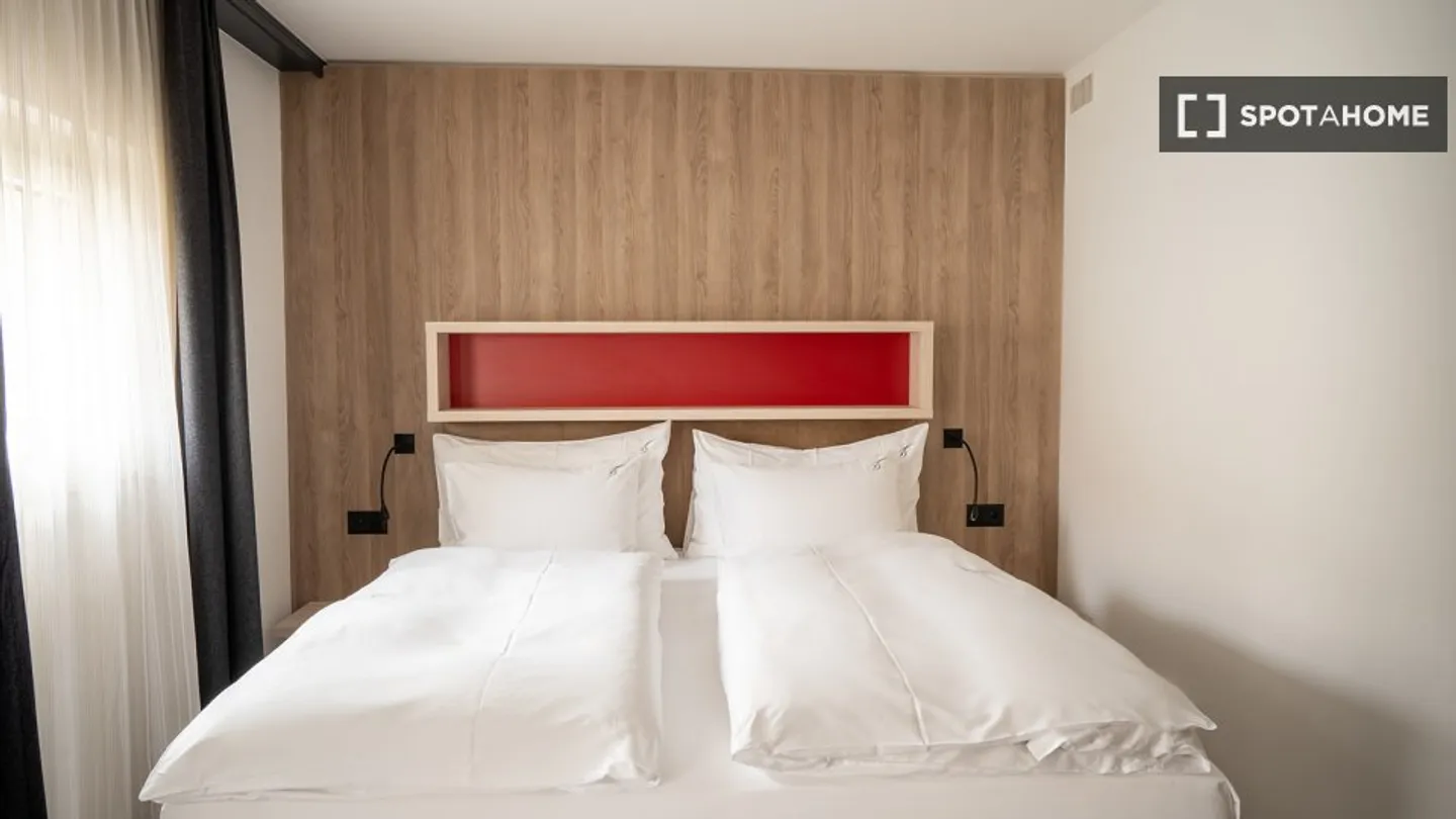 Discover, visit, and rent your new home online with full confidence. - Photo 8 of 11