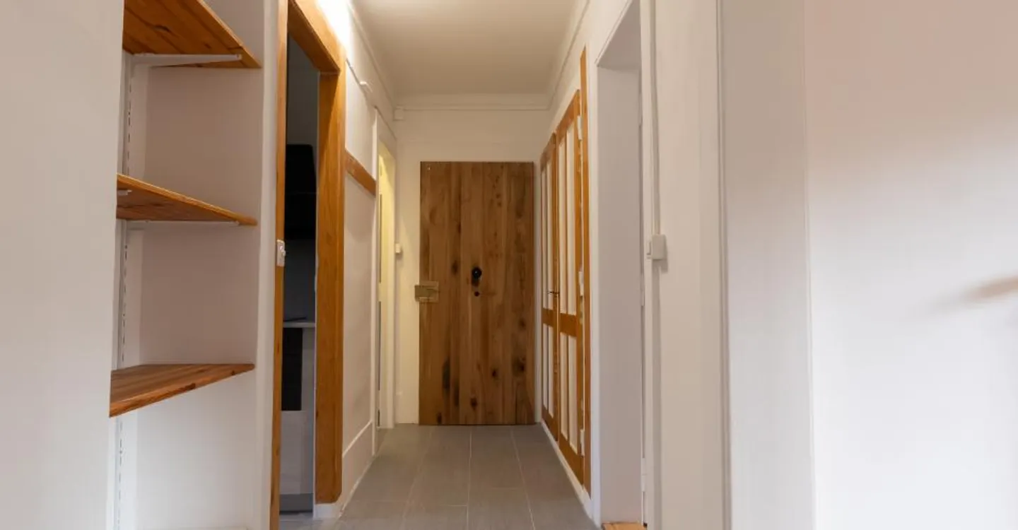 Appartement rénové avec jardin - Photo 5 sur 15