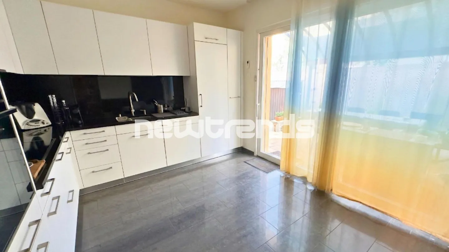 TWO-FAMILY HOUSE WITH 2 INDEPENDENT APARTMENTS OF 10 ROOMS - Photo 7 of 27