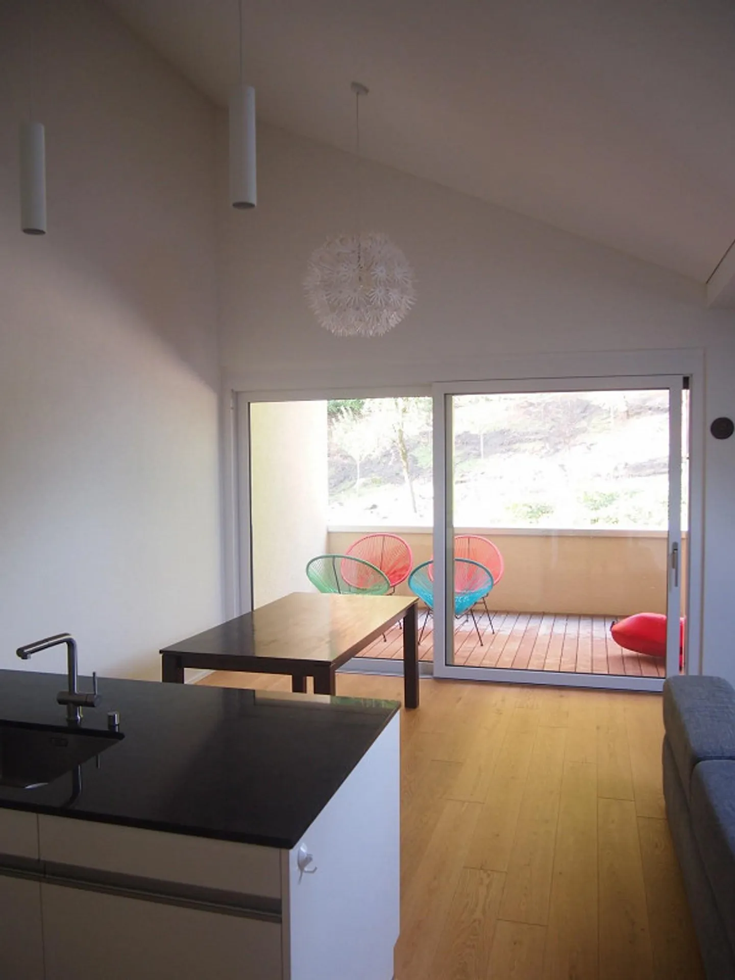 Appartement 4 1/2 pièces calme et moderne dans un excellent complexe résidentiel - Photo 2 sur 9
