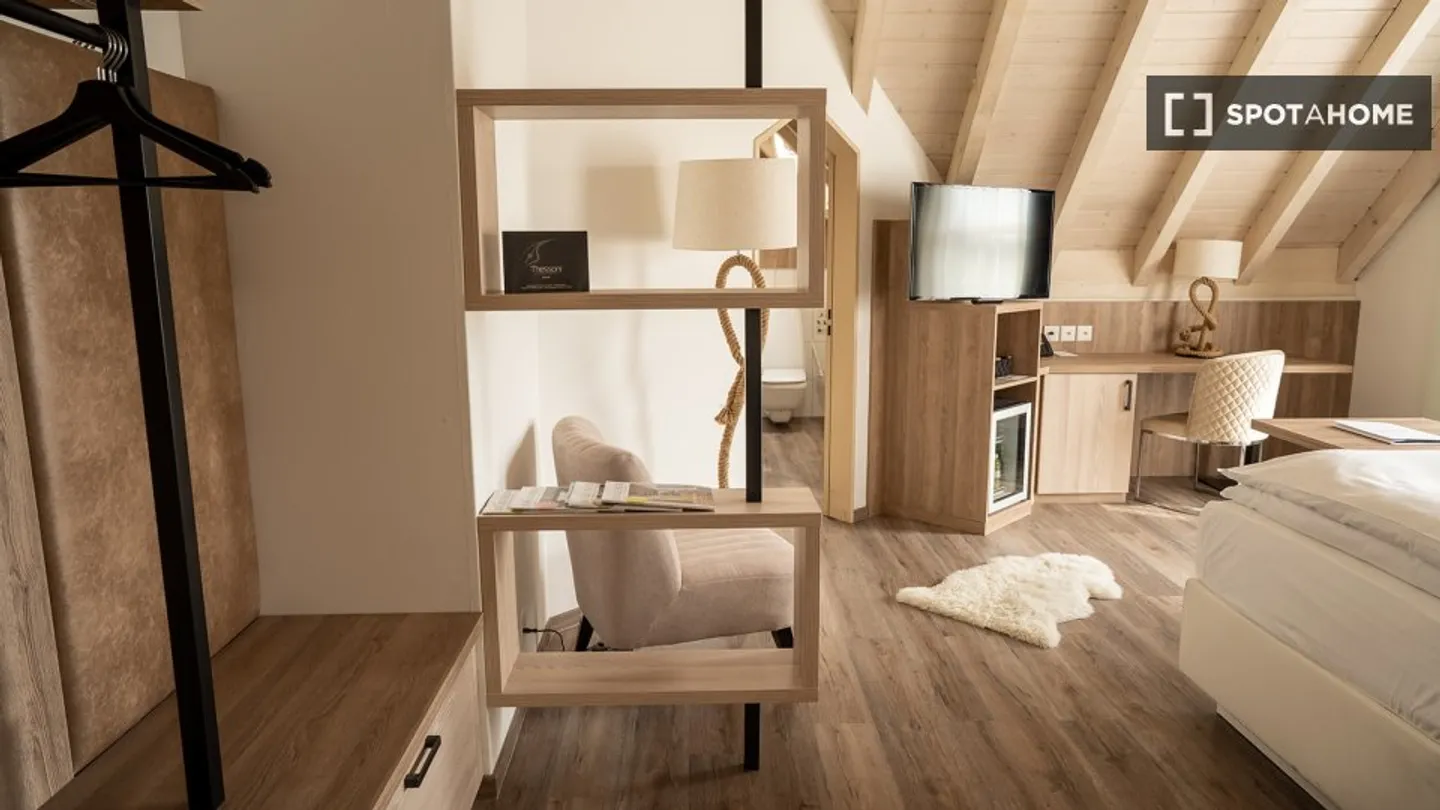 Discover, visit, and rent your new home online with full confidence. - Photo 9 of 11