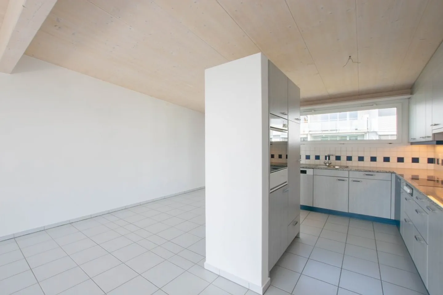 Apartment for rent - Photo 1 of 9
