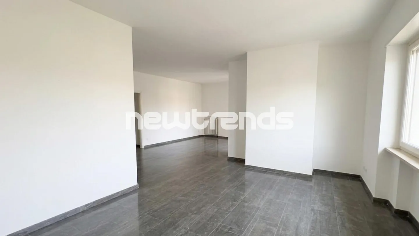 TWO-FAMILY HOUSE WITH 2 INDEPENDENT APARTMENTS OF 10 ROOMS - Photo 6 of 27