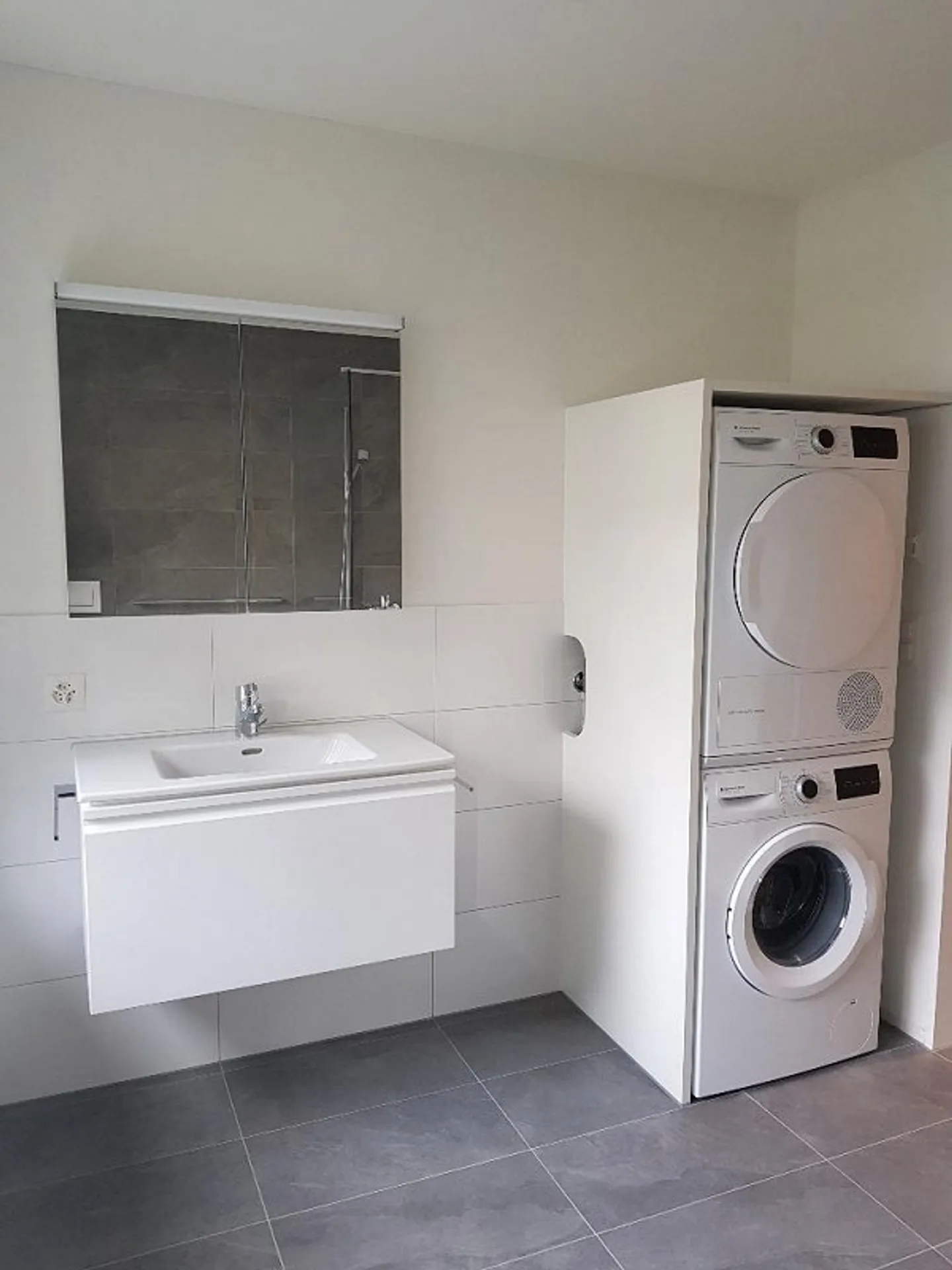 Appartement spacieux de 2,5 pièces dans le populaire Hauental ! - Photo 4 sur 7