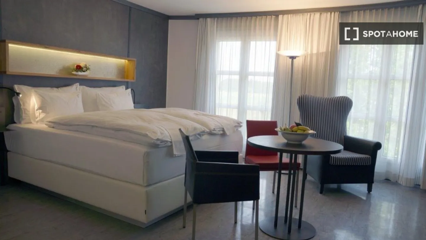 Discover, visit, and rent your new home online with full confidence. - Photo 10 of 11