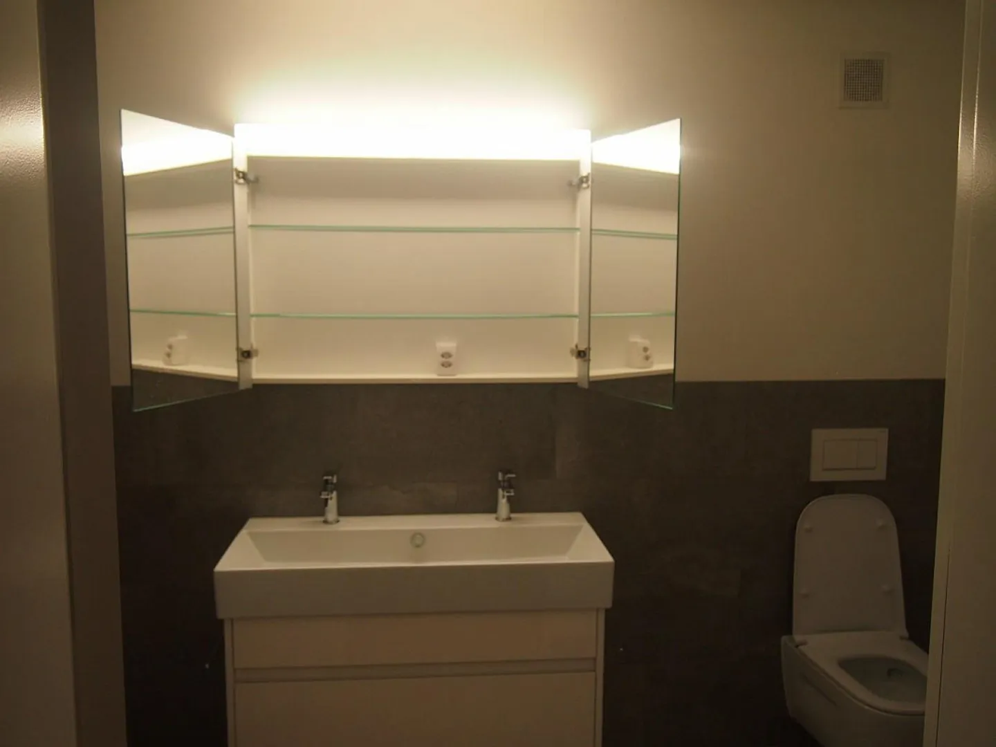 Appartement 4 1/2 pièces calme et moderne dans un excellent complexe résidentiel - Photo 8 sur 9