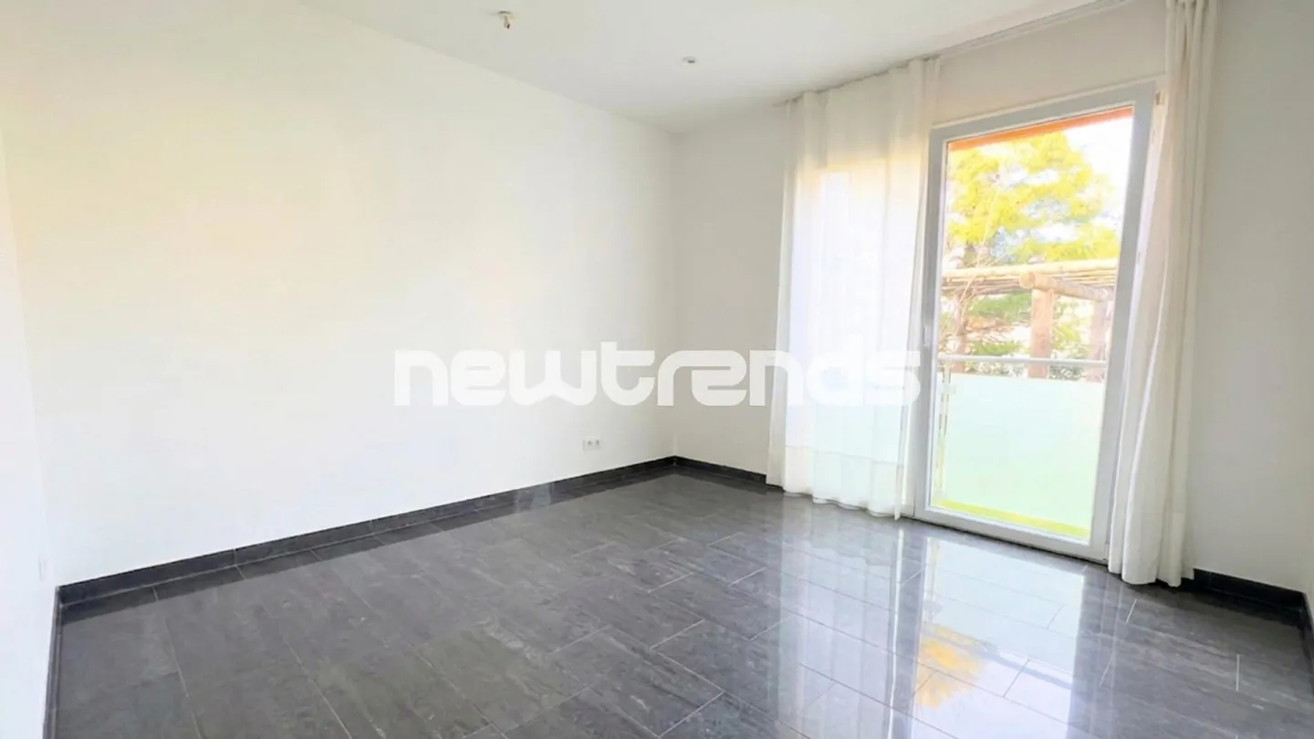 TWO-FAMILY HOUSE WITH 2 INDEPENDENT APARTMENTS OF 10 ROOMS - Photo 13 of 27