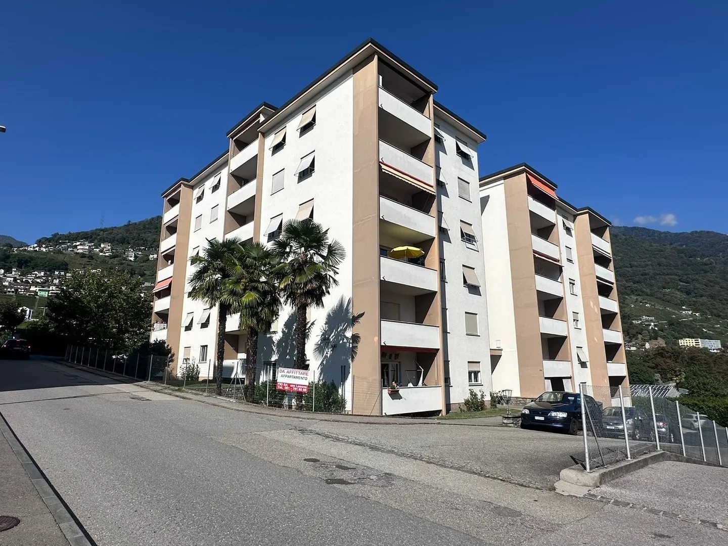 Appartamento 3,5 locali completamente ristrutturato a Tenero - Foto 1 di 13
