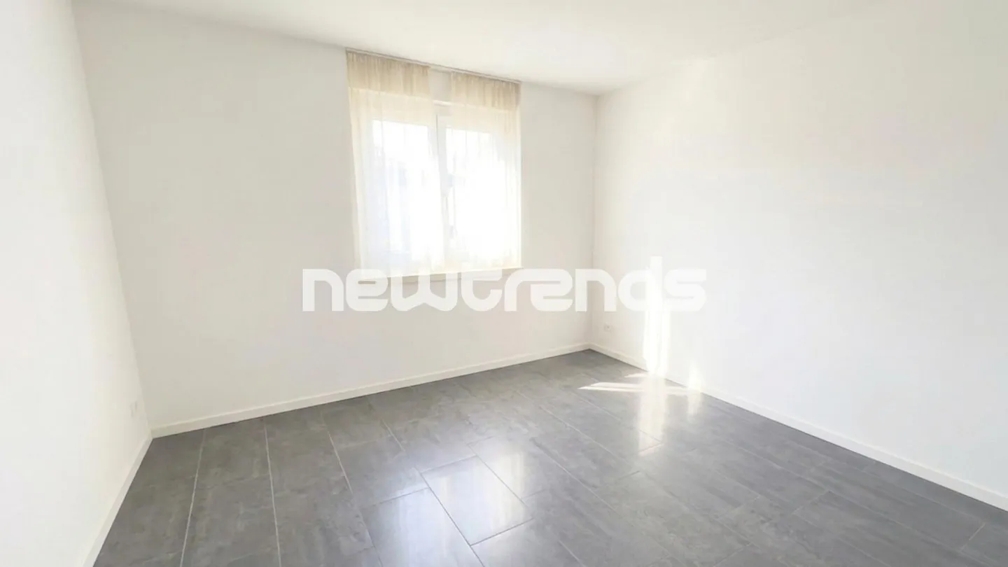 TWO-FAMILY HOUSE WITH 2 INDEPENDENT APARTMENTS OF 10 ROOMS - Photo 18 of 27
