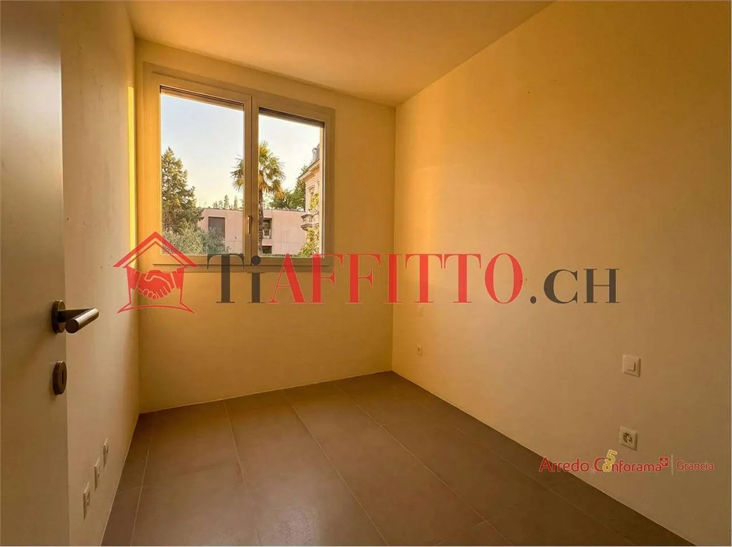 PRÄCHTIGE 2,5 ZIMMER MIT TERRASSE IM OBERSTEN STOCK - Foto 2 von 5