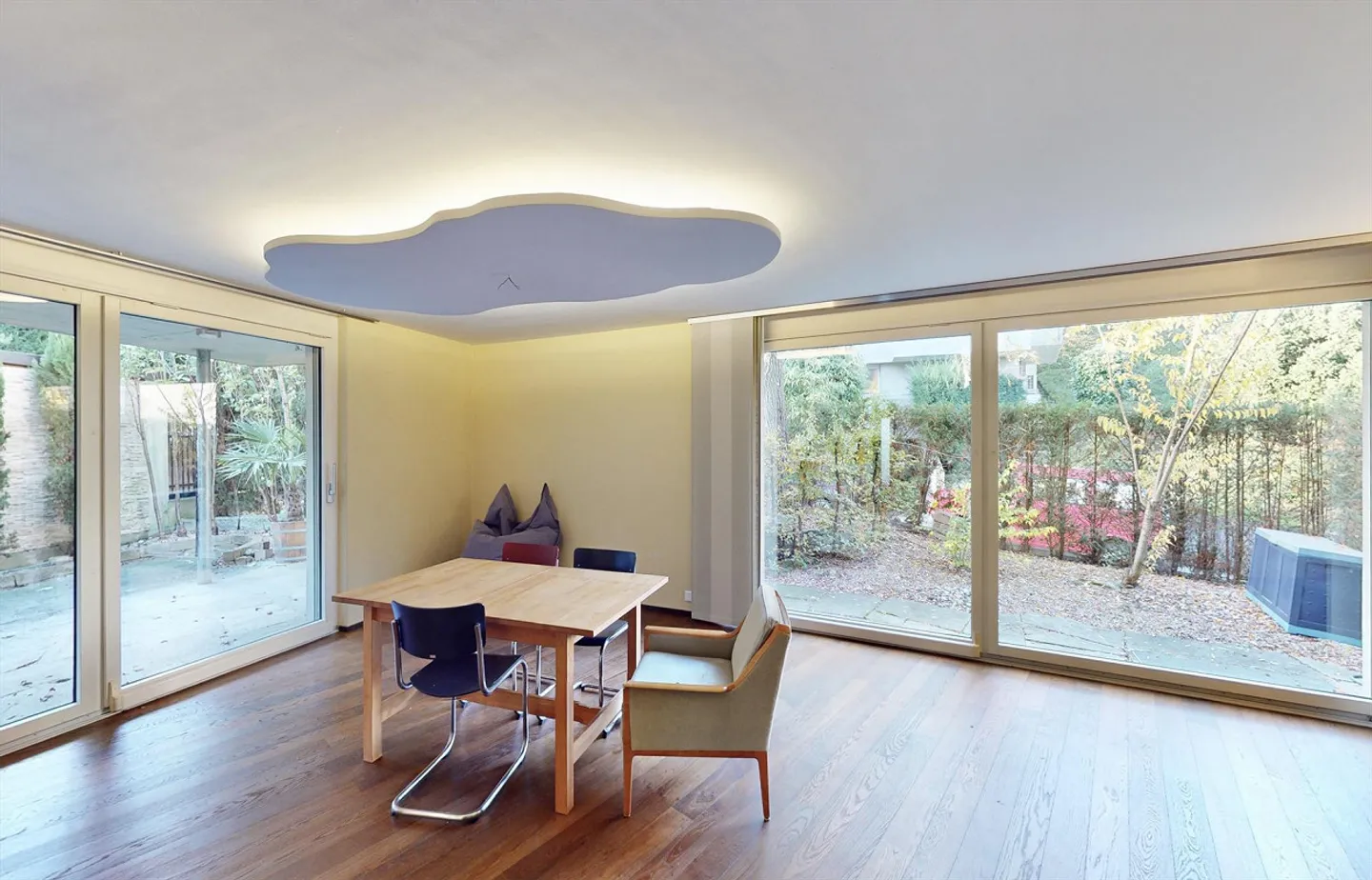 Dreamy 5.5-Room Townhouse with Whirlpool Large Terrace 3 Garage Spaces - Photo 3 of 12