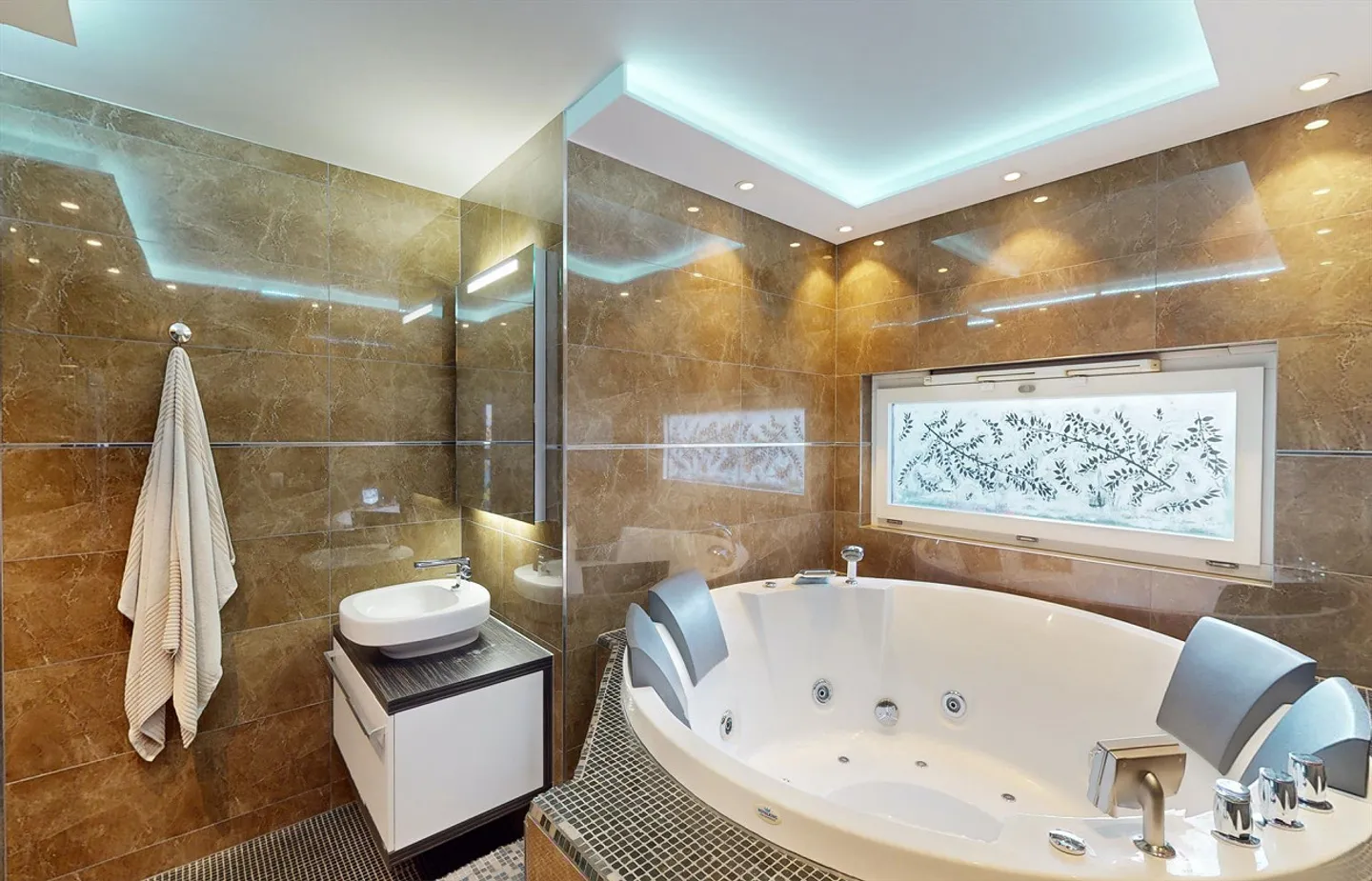 Dreamy 5.5-Room Townhouse with Whirlpool Large Terrace 3 Garage Spaces - Photo 6 of 12