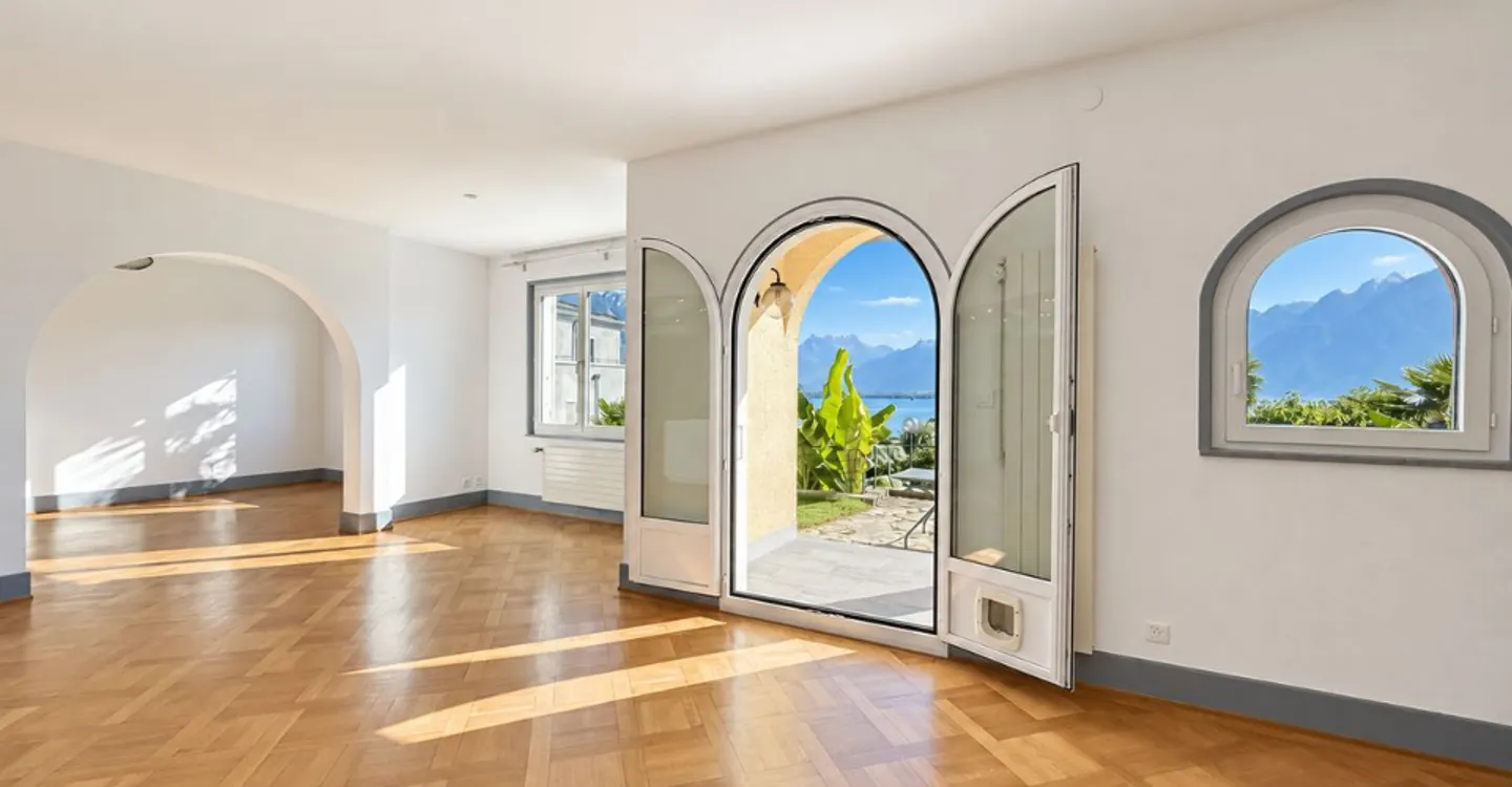 Charming 4.5-room apartment, terrace, garden and stunning lake view! - Photo 1 of 12