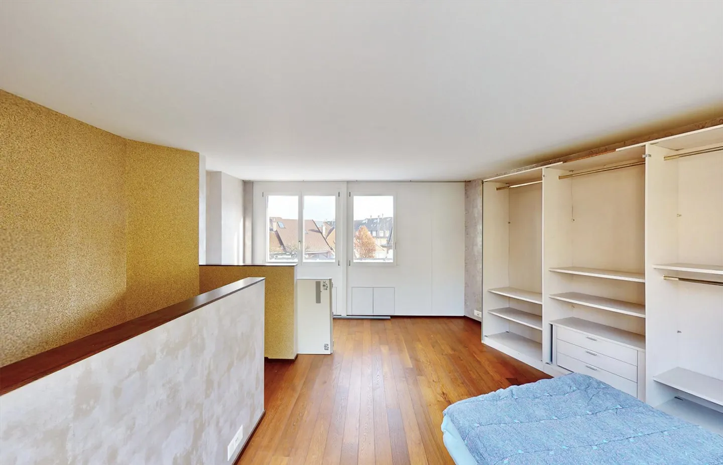 Dreamy 5.5-Room Townhouse with Whirlpool Large Terrace 3 Garage Spaces - Photo 9 of 12