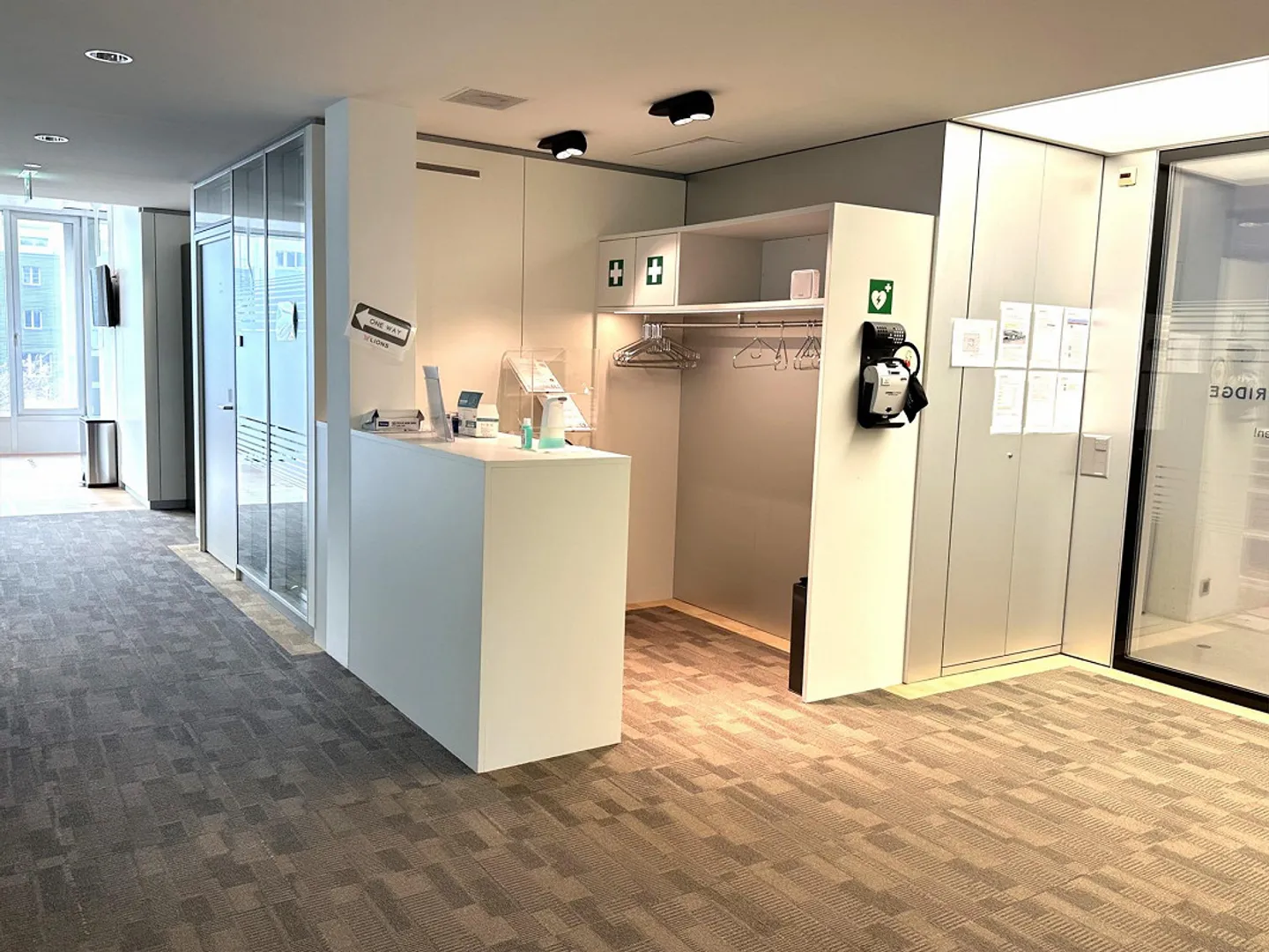 Modern, developed and furnished office space - Photo 4 of 8