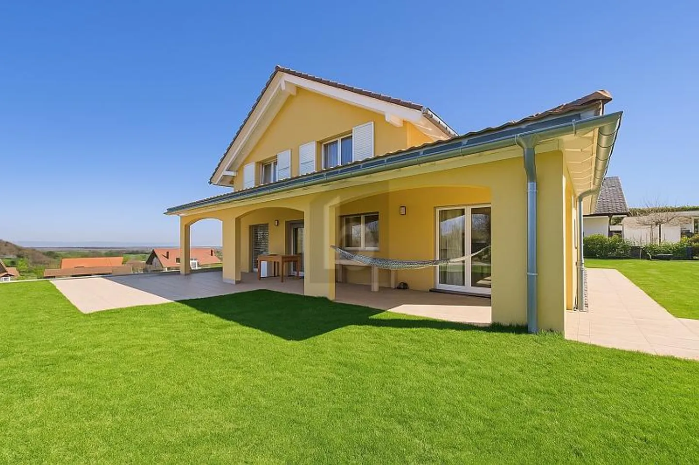 Geräumiges Familienhaus mit Garten - Foto 1 von 6