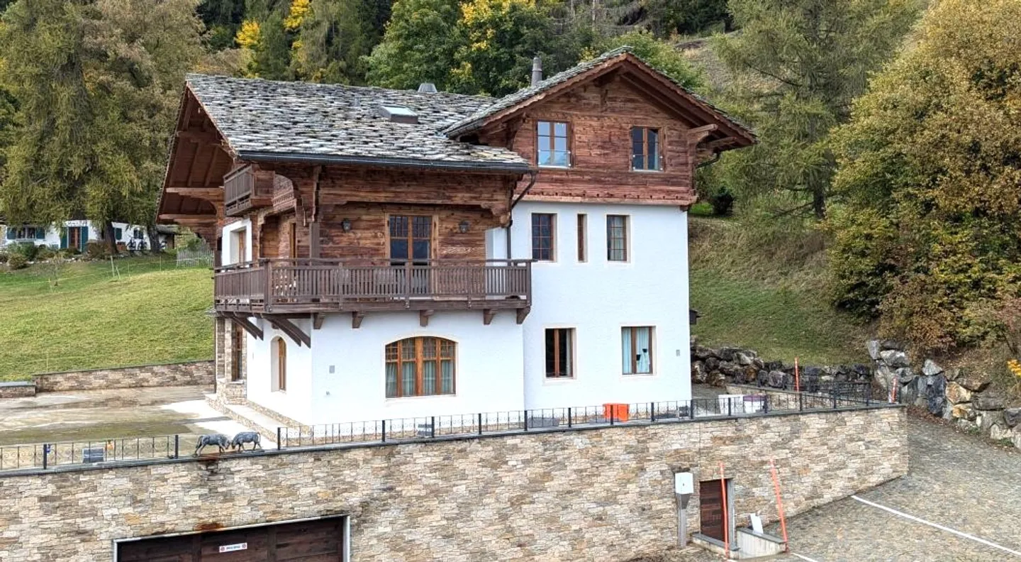 Hotel with 30 rooms - Photo 9 of 13