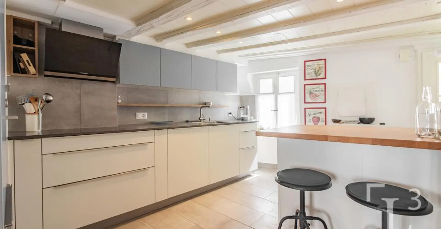 House in the heart of the old town with the option of a vegetable garden - Photo 5 of 13