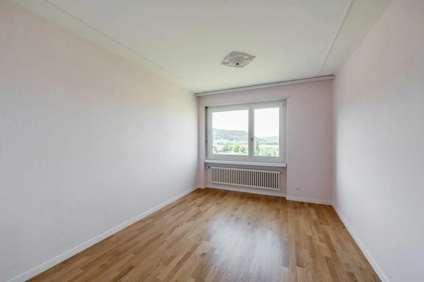 Quietly located 3.5-room apartment on the top floor with a view of the Limmat! - Photo 8 of 11