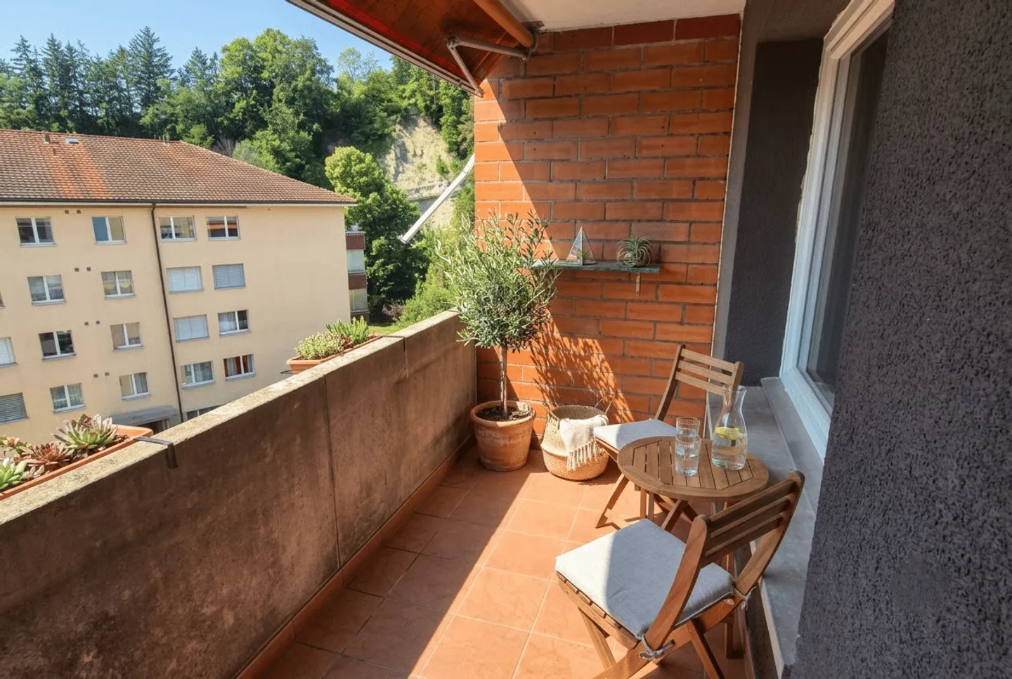 Charming 2.5-room bright apartment with balcony - top floor by the Areuse - Photo 1 of 14
