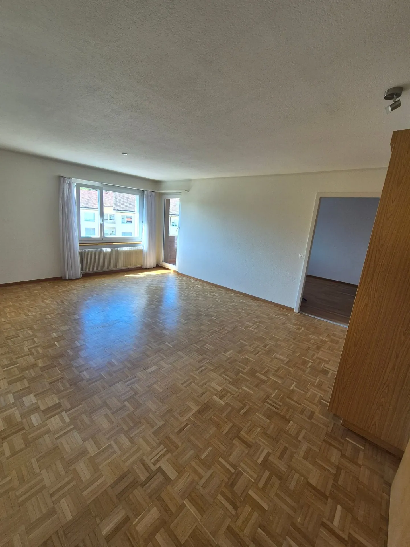 Charming 2.5-room bright apartment with balcony - top floor by the Areuse - Photo 6 of 14
