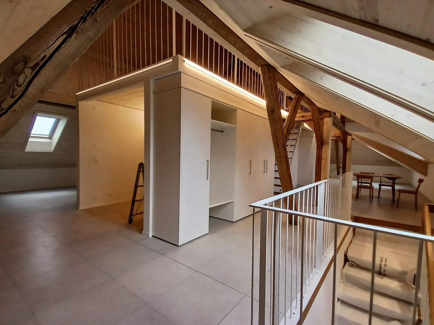 Charmantes Loft in Wünnewil - Foto 4 von 12