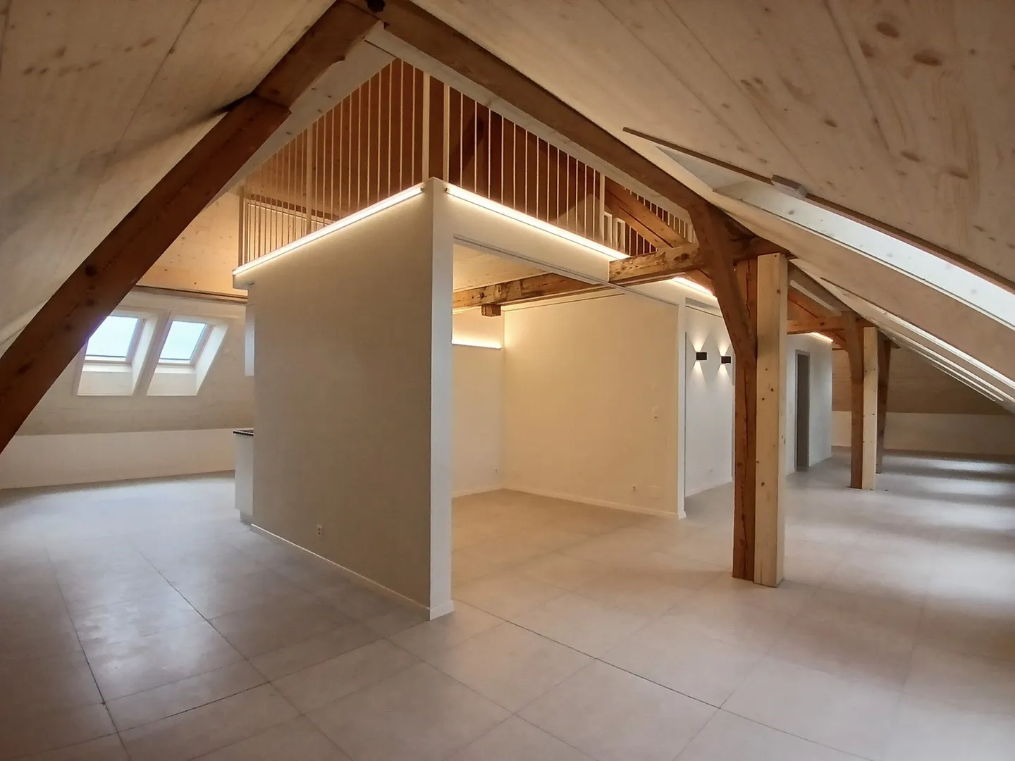Charmantes Loft in Wünnewil - Foto 7 von 12