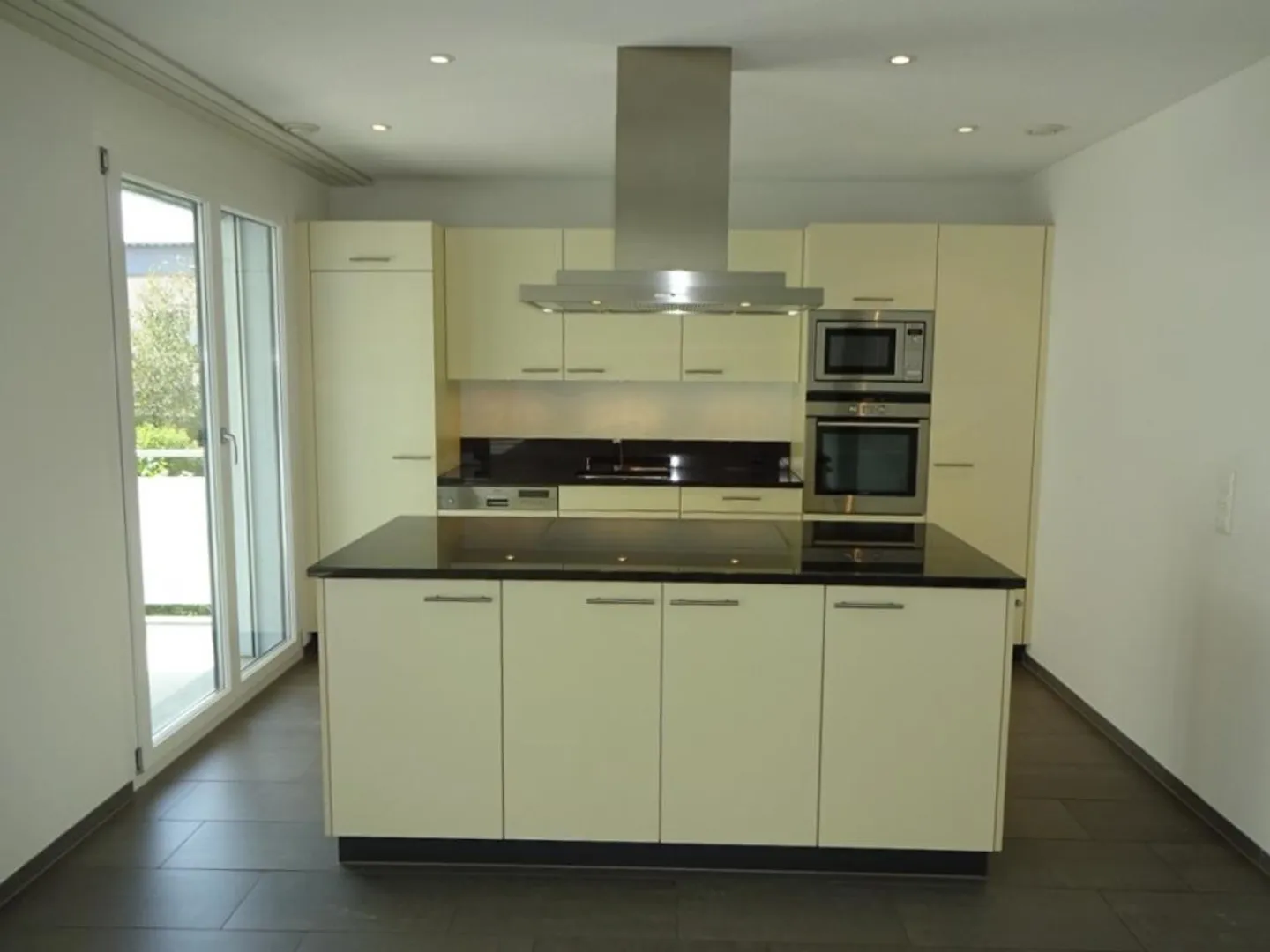 Attraente, moderno con design contemporaneo - Foto 3 di 12