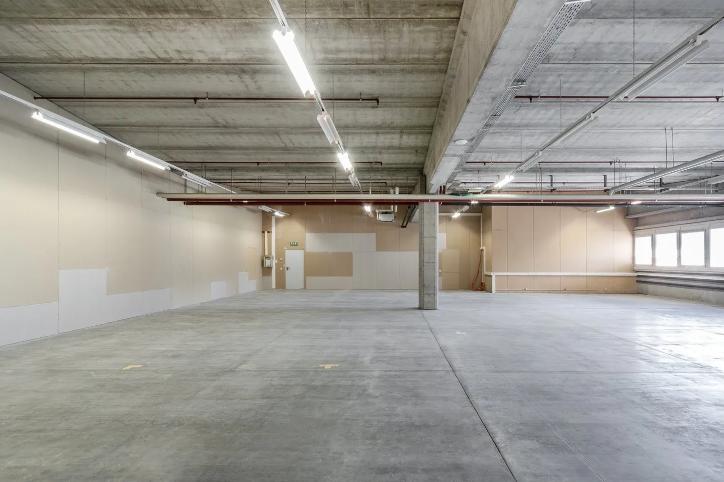 LUGANO NORD - FOR RENT 600SQM WAREHOUSE (ref. 030) - Photo 5 of 14