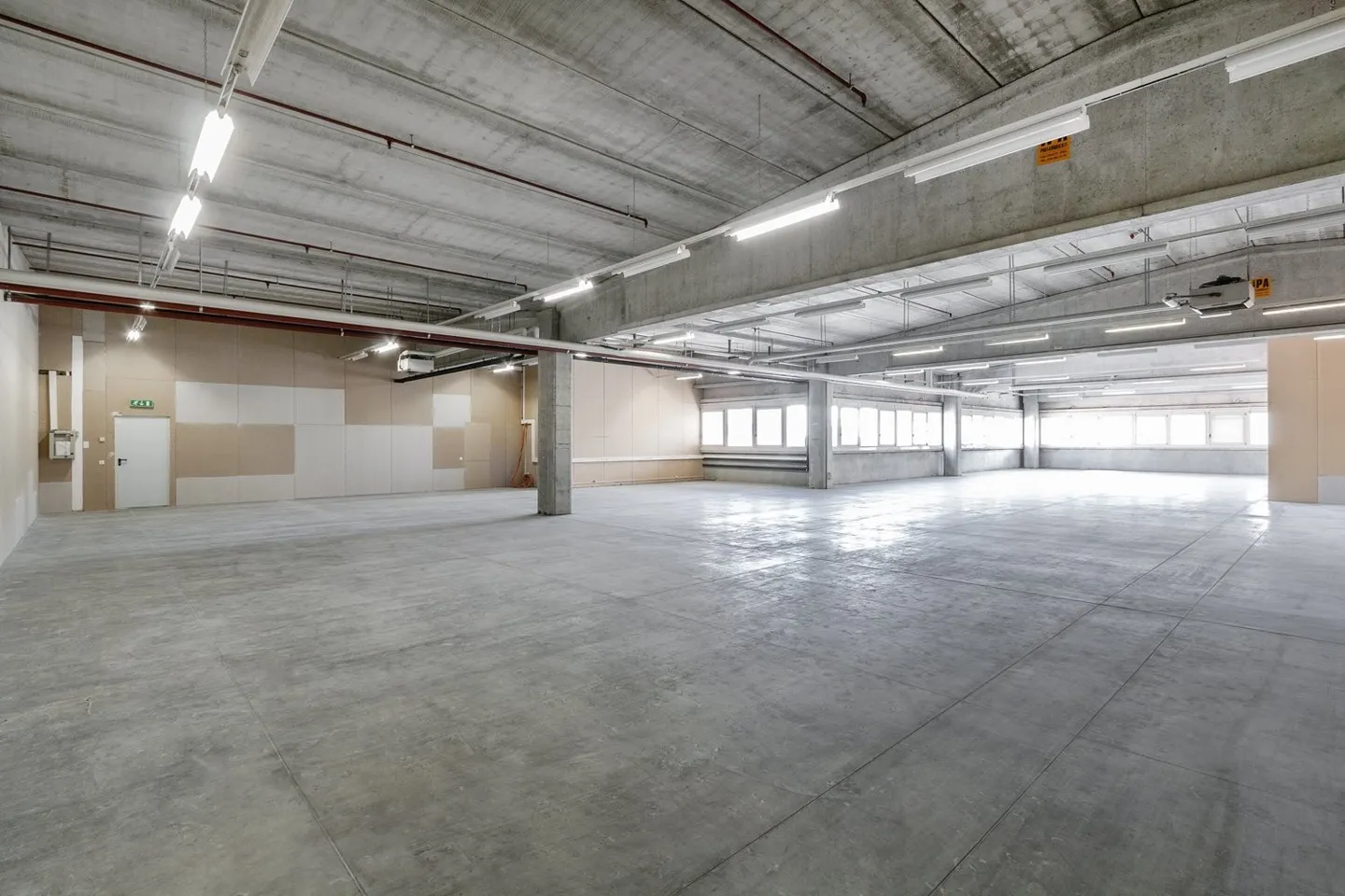 LUGANO NORD - FOR RENT 600SQM WAREHOUSE (ref. 030) - Photo 6 of 14