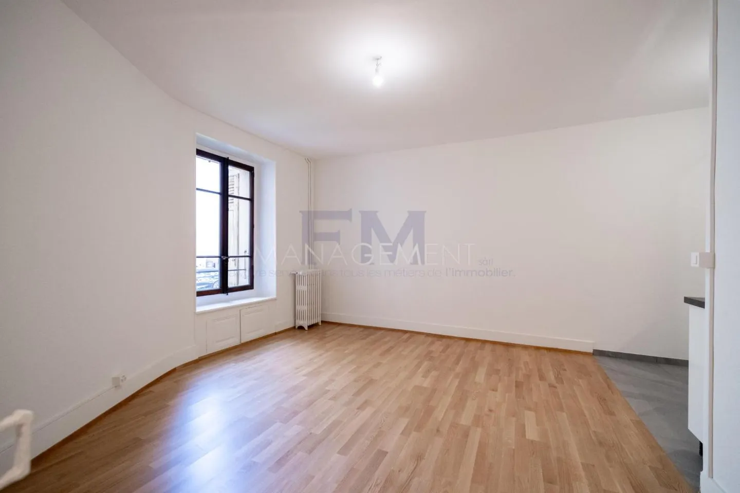 Carouge - Rue des Caroubiers - 2-Zimmer-Wohnung von etwa 47m2 im Erdgeschoss - Foto 1 von 13