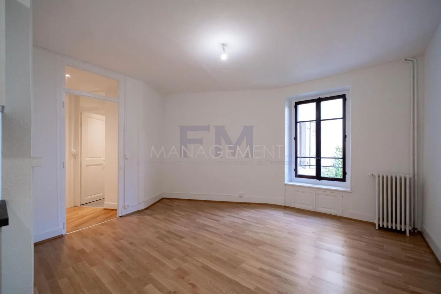 Carouge - Rue des Caroubiers - 2-Zimmer-Wohnung von etwa 47m2 im Erdgeschoss - Foto 2 von 13