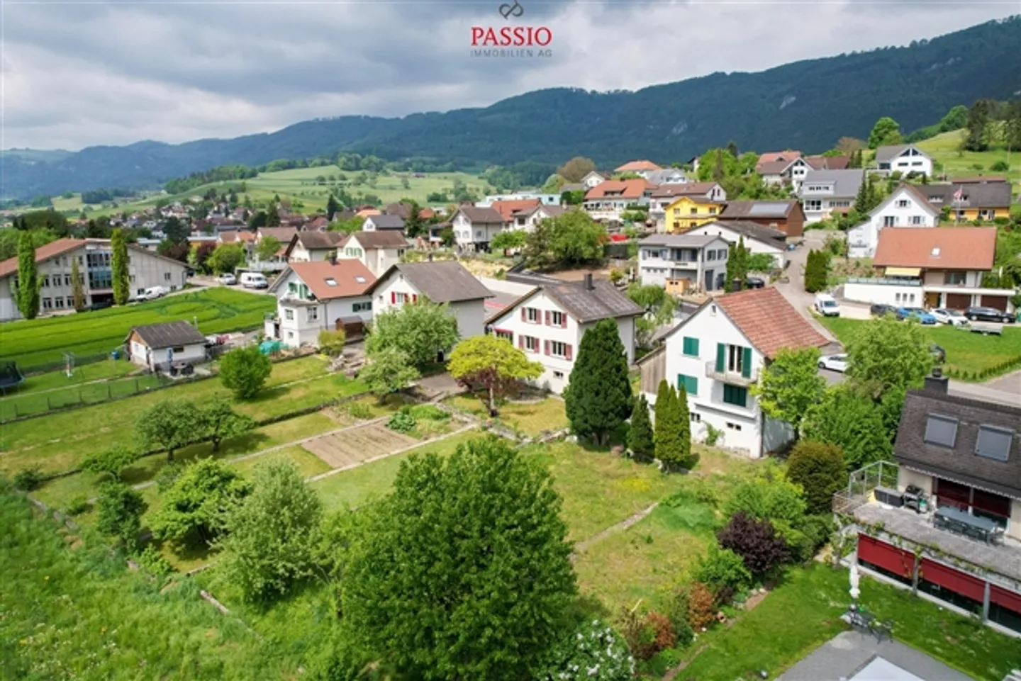 Terrain ensoleillé de 722m² avec maison individuelle existante - Photo 5 sur 8