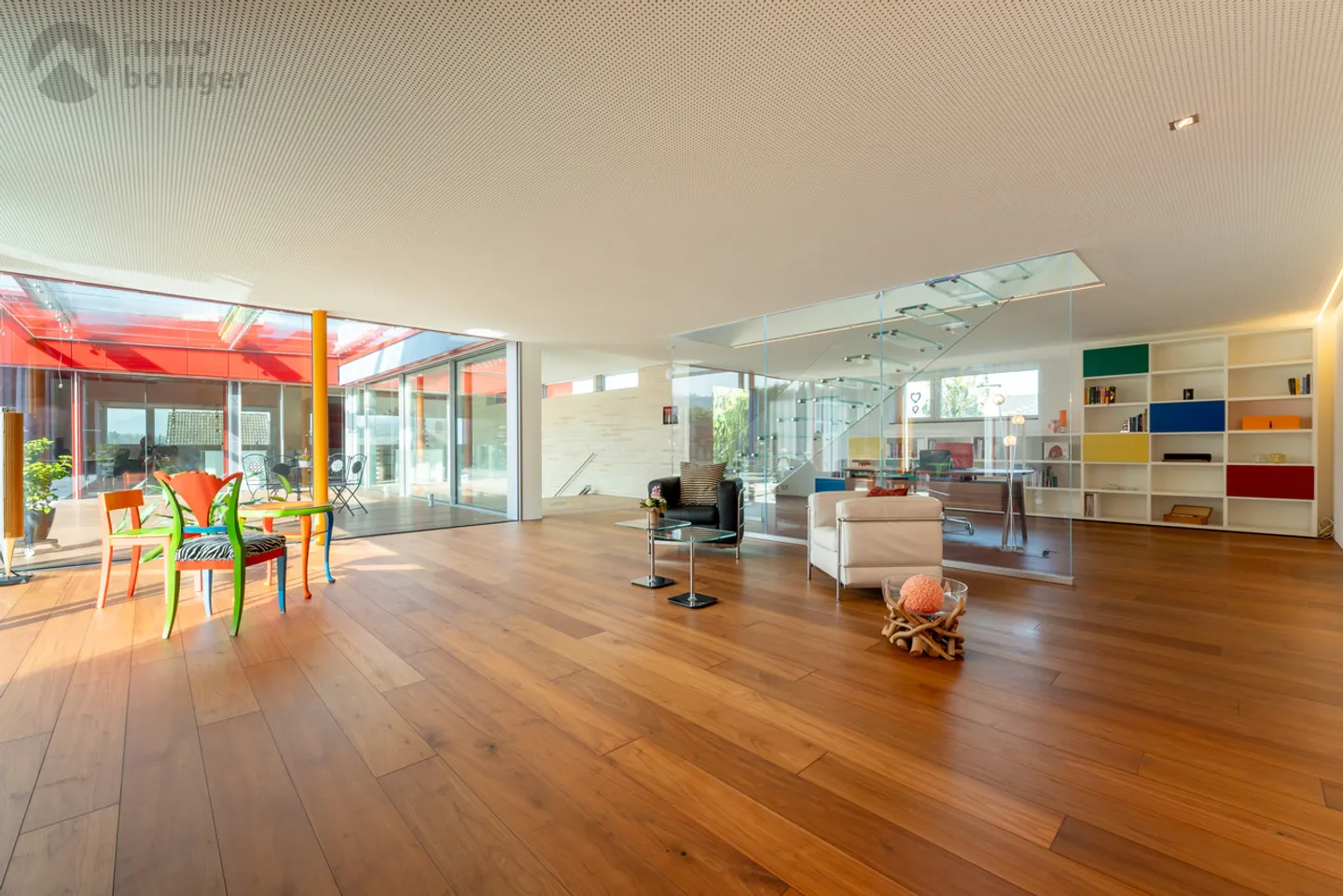 Modernes Einfamilienhaus mit Pool - Foto 2 von 17