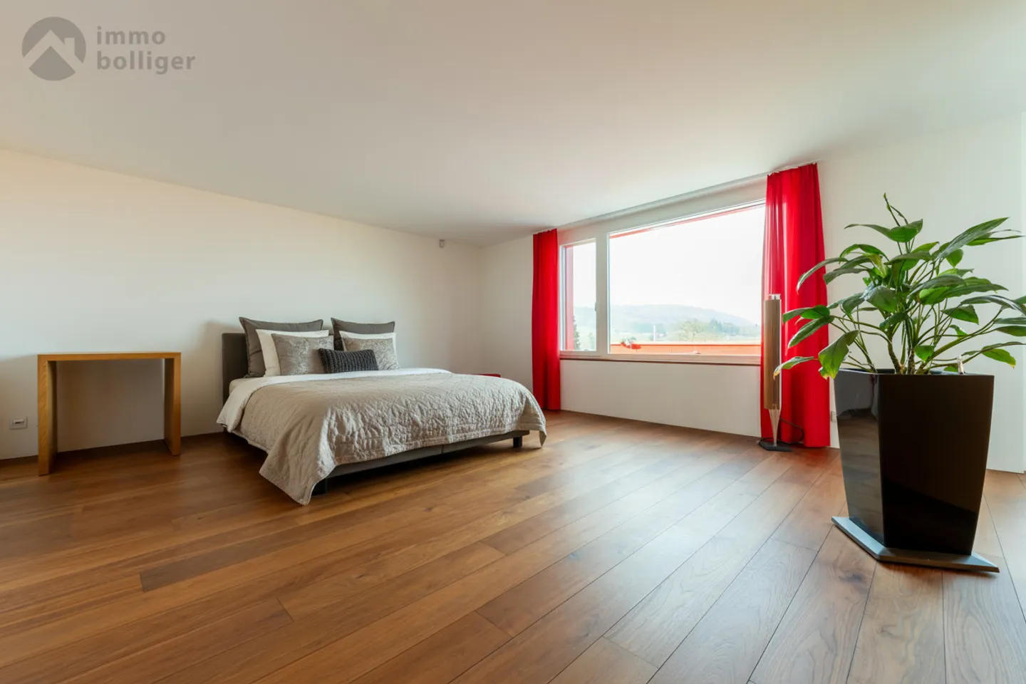 Modernes Einfamilienhaus mit Pool - Foto 8 von 17