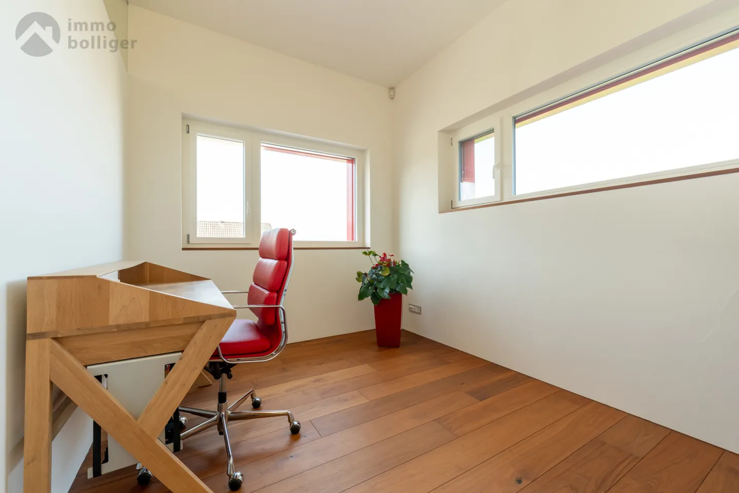 Modernes Einfamilienhaus mit Pool - Foto 12 von 17