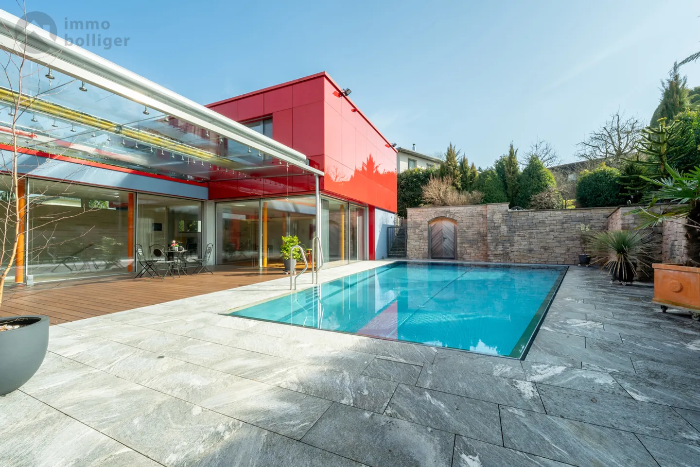 Modernes Einfamilienhaus mit Pool - Foto 15 von 17