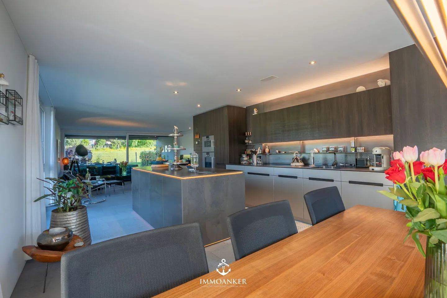 Luxuriöses Wohnen über zwei Etagen - Stilvoll, modern und naturnah in Lyss Inkl. attraktiver UBS-Hypothek: Nur 0.74 % fix bis 2031 zu übernehmen - je nach Bonität des Käufers - Photo 4 sur 14