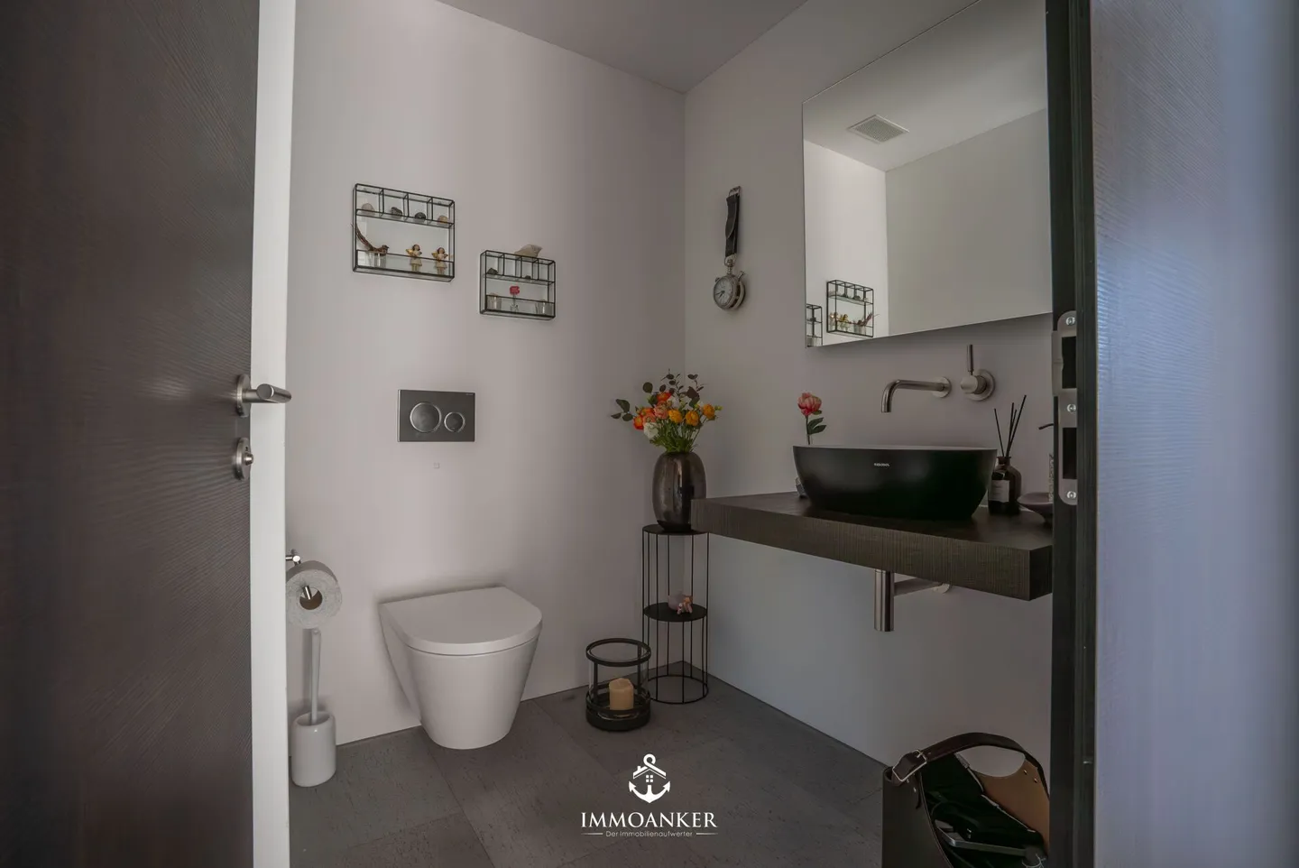 Luxuriöses Wohnen über zwei Etagen - Stilvoll, modern und naturnah in Lyss Inkl. attraktiver UBS-Hypothek: Nur 0.74 % fix bis 2031 zu übernehmen - je nach Bonität des Käufers - Photo 9 sur 14