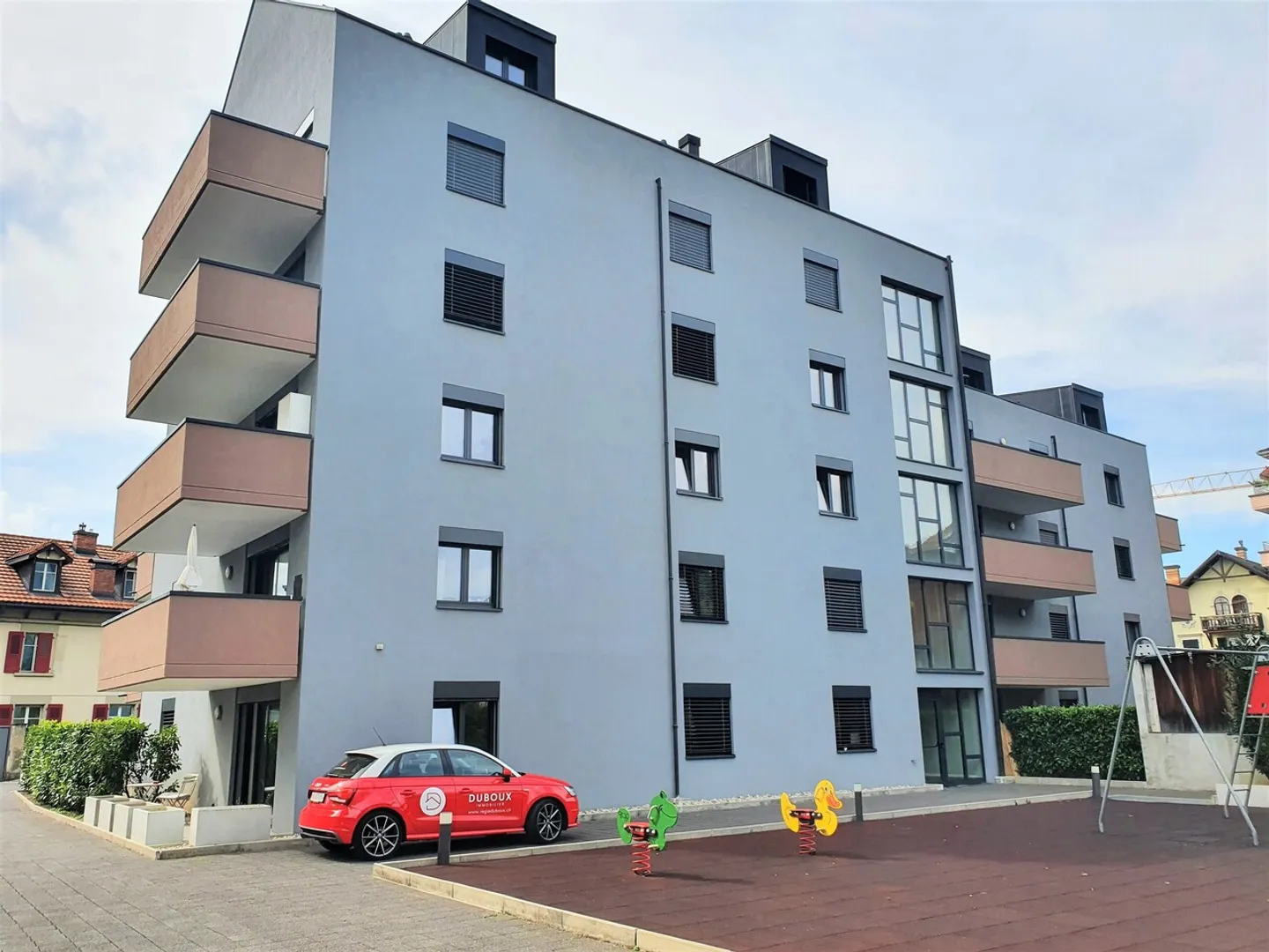 Appartement moderne de 2 pièces avec balcon - Photo 1 sur 1