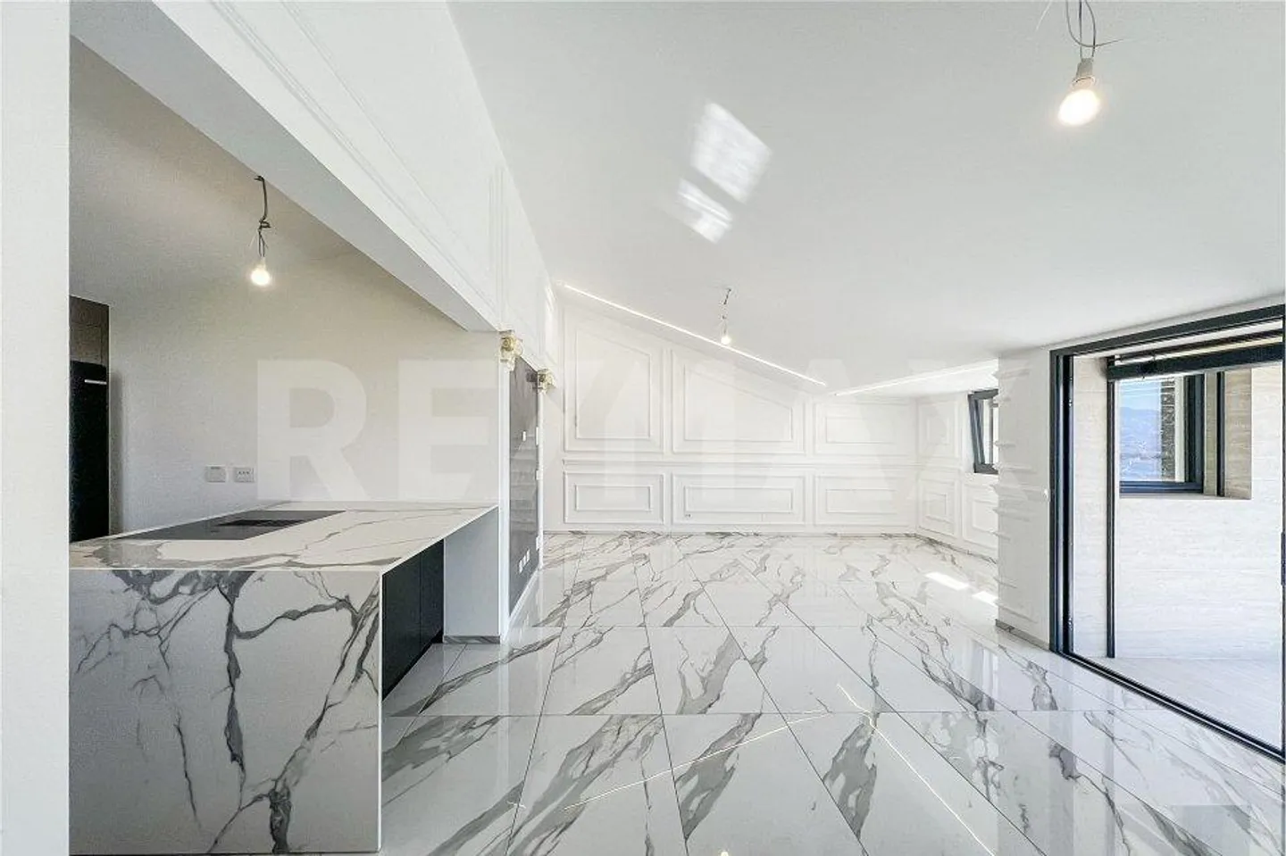 Villa con vista lago e piscina - Foto 10 di 13