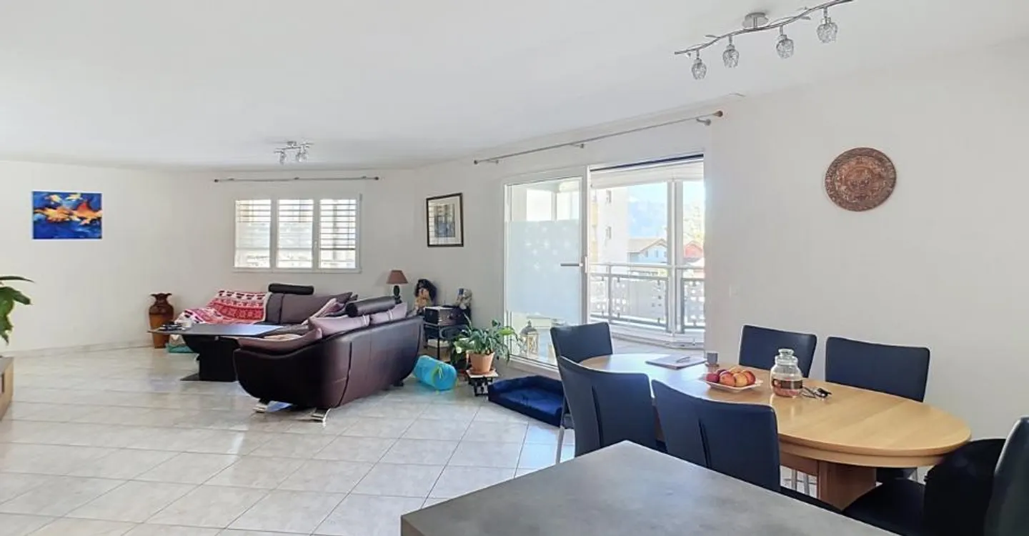 Appartement spacieux avec grande terrasse - Photo 7 sur 13