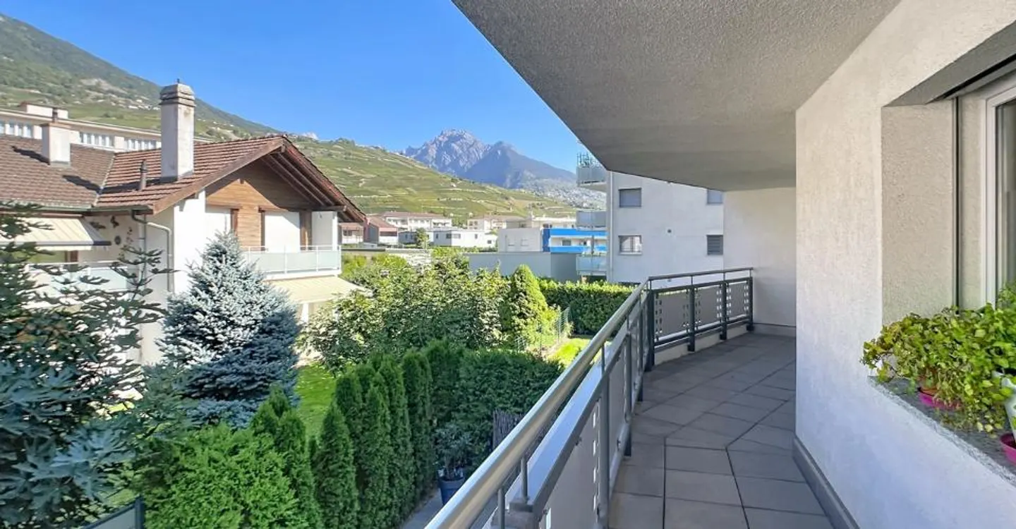 Appartement spacieux avec grande terrasse - Photo 4 sur 13